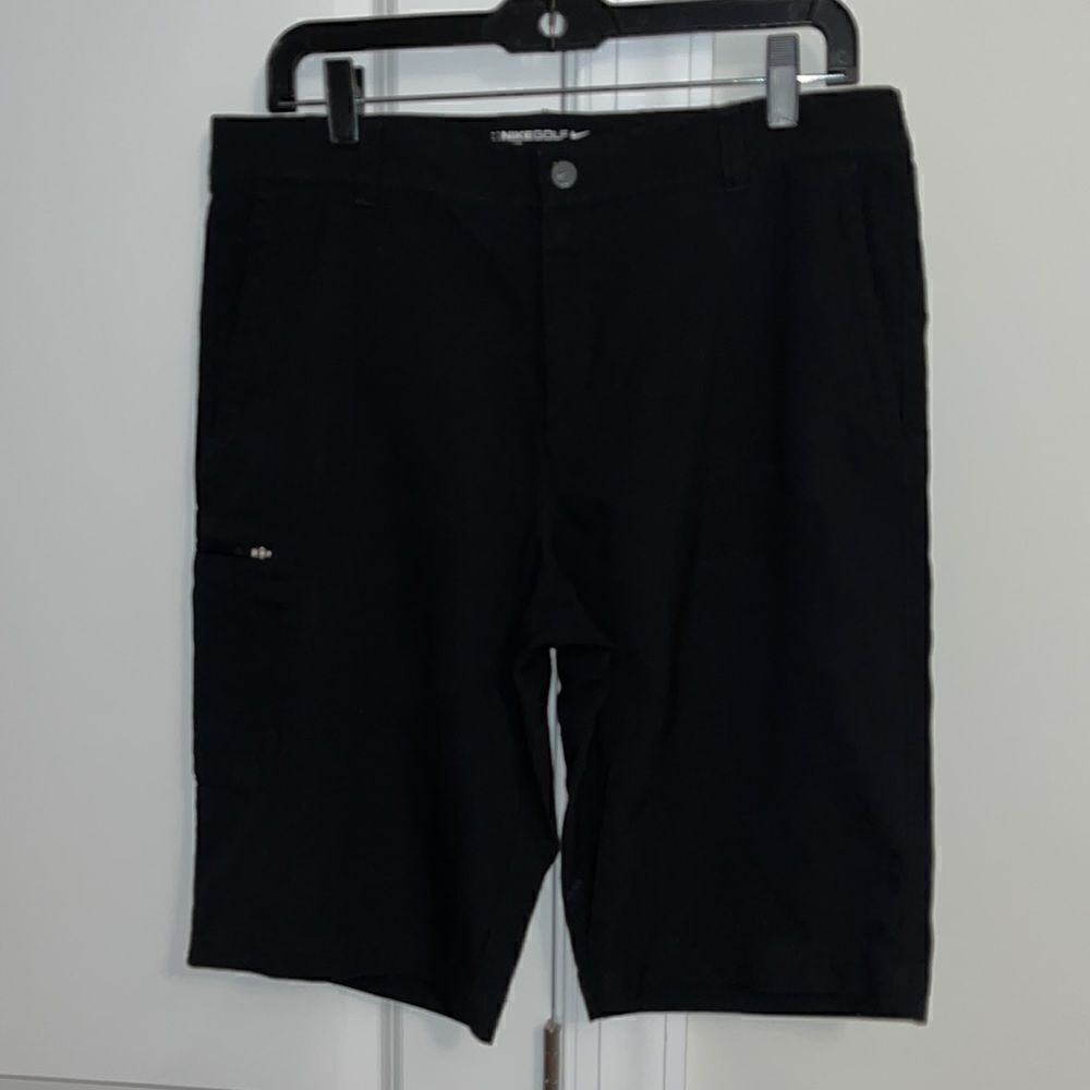 Nike Black Dri Fit Sport Long cargo style walking polyester 11.5” Golf shorts 33